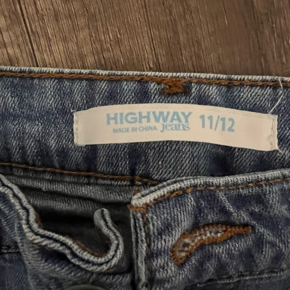 HIGHWAY Jean Distressed Frayed Faded Cutoff Shorts - Picture 3 of 4
